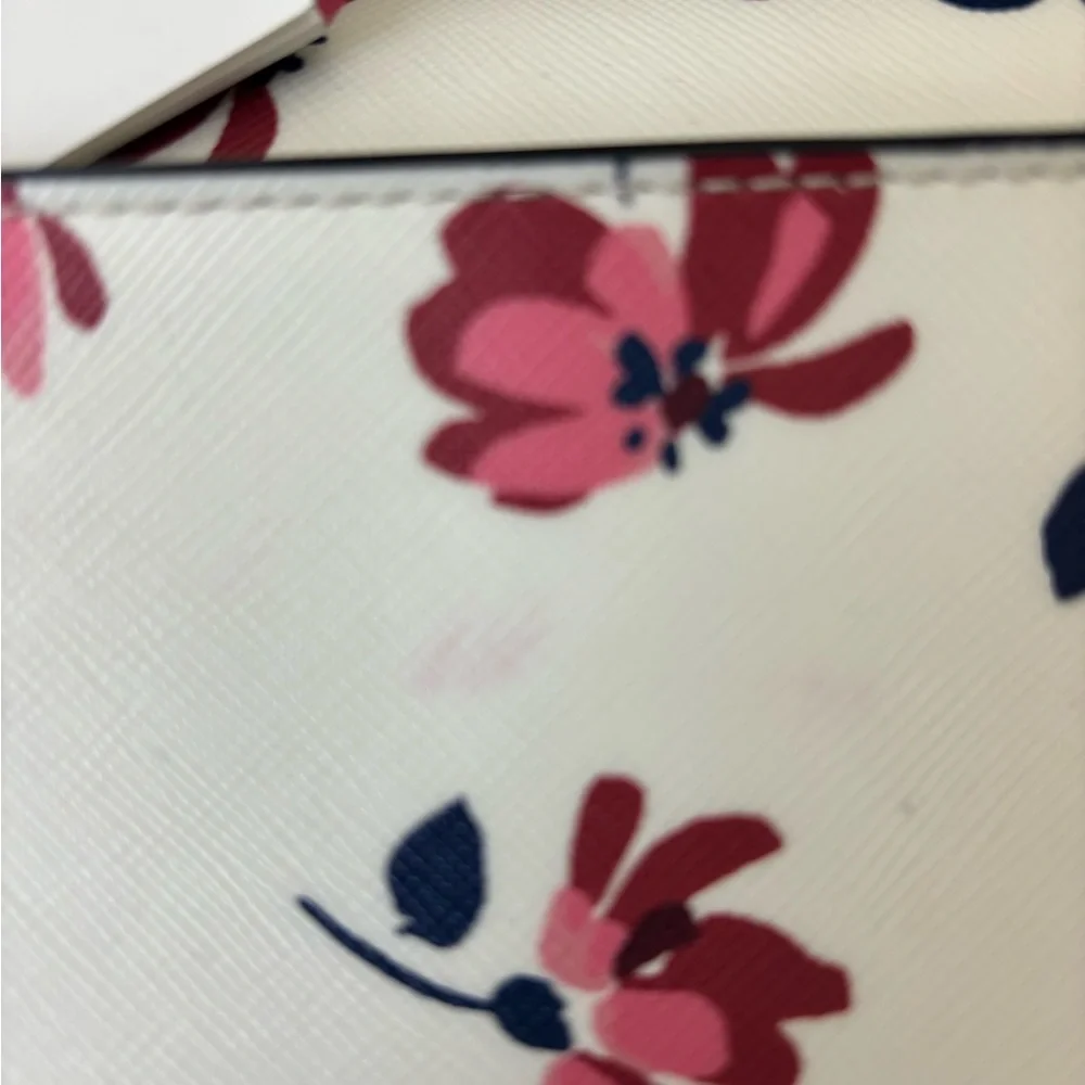 NWT Kate Spade New York crossbody with beautiful flowers - Picture 7 of 8